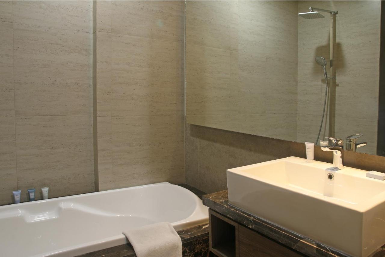 Graha Makara Suite Hotel & Residence Cikarang Eksteriør billede